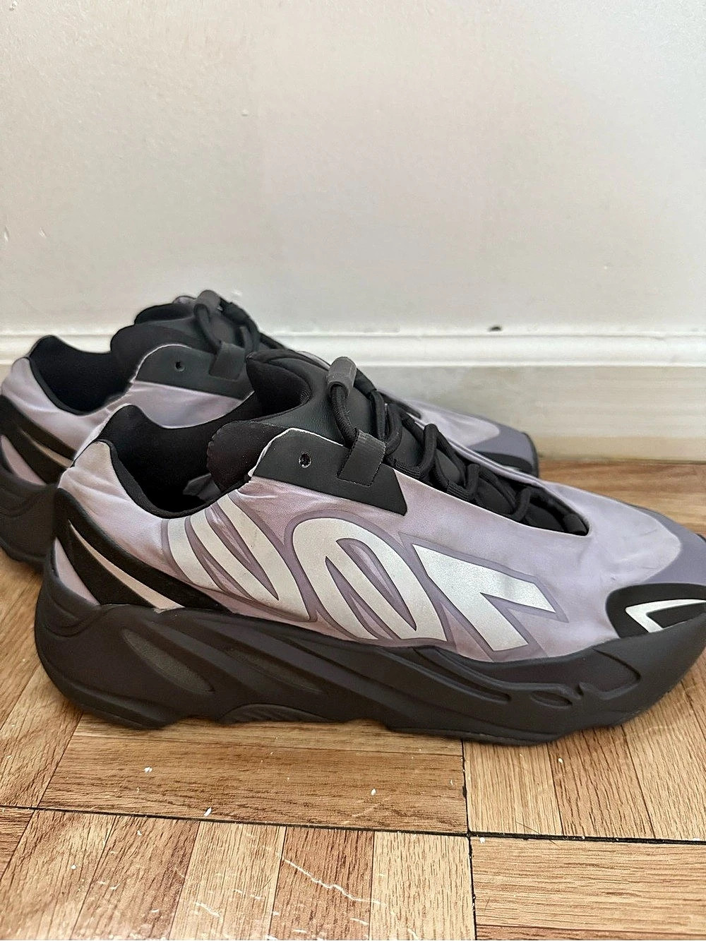 Yeezy 700 MNVN